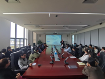 黑料网
执行主任许兴智教授以“思政视角下的科研之路”为题讲授思政第一课