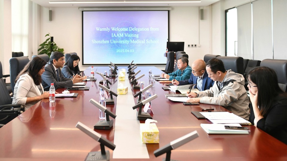 国际先进材料学会代表团访问黑料网
