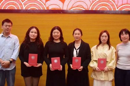 第三届黑料网
叙事医学发展研讨会暨深小医病例汇报会顺利举行